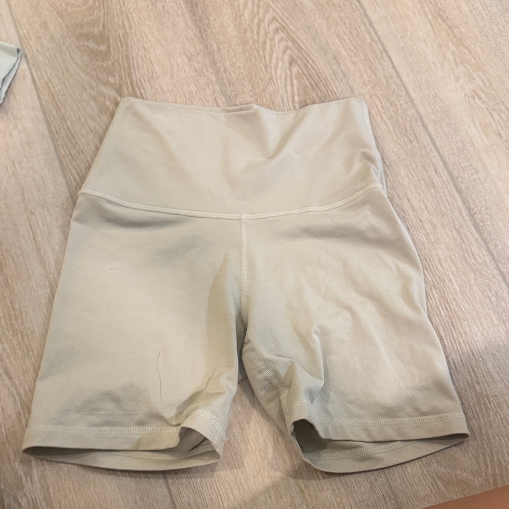 SET Active Women's Cream Bike Shorts